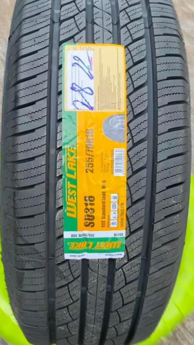 Lốp Xe Ô Tô Được Làm Từ Nguyên Liệu Gì? Khám Phá Thành Phần Chính Tạo Nên Chất Lượng